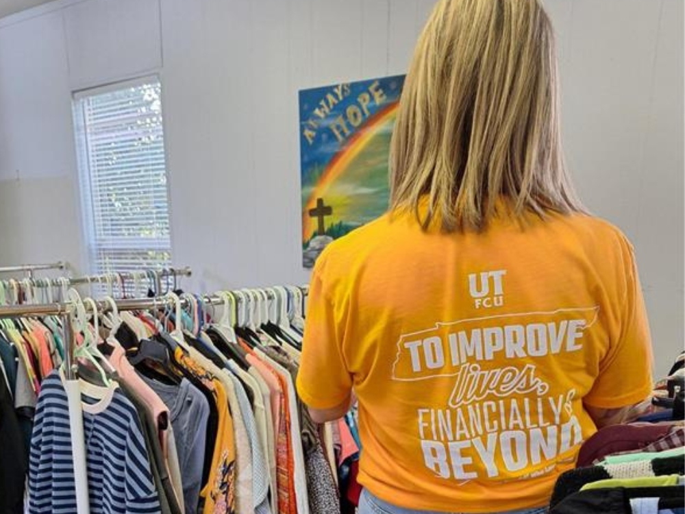 Team 16 Volunteers at Susannah's House